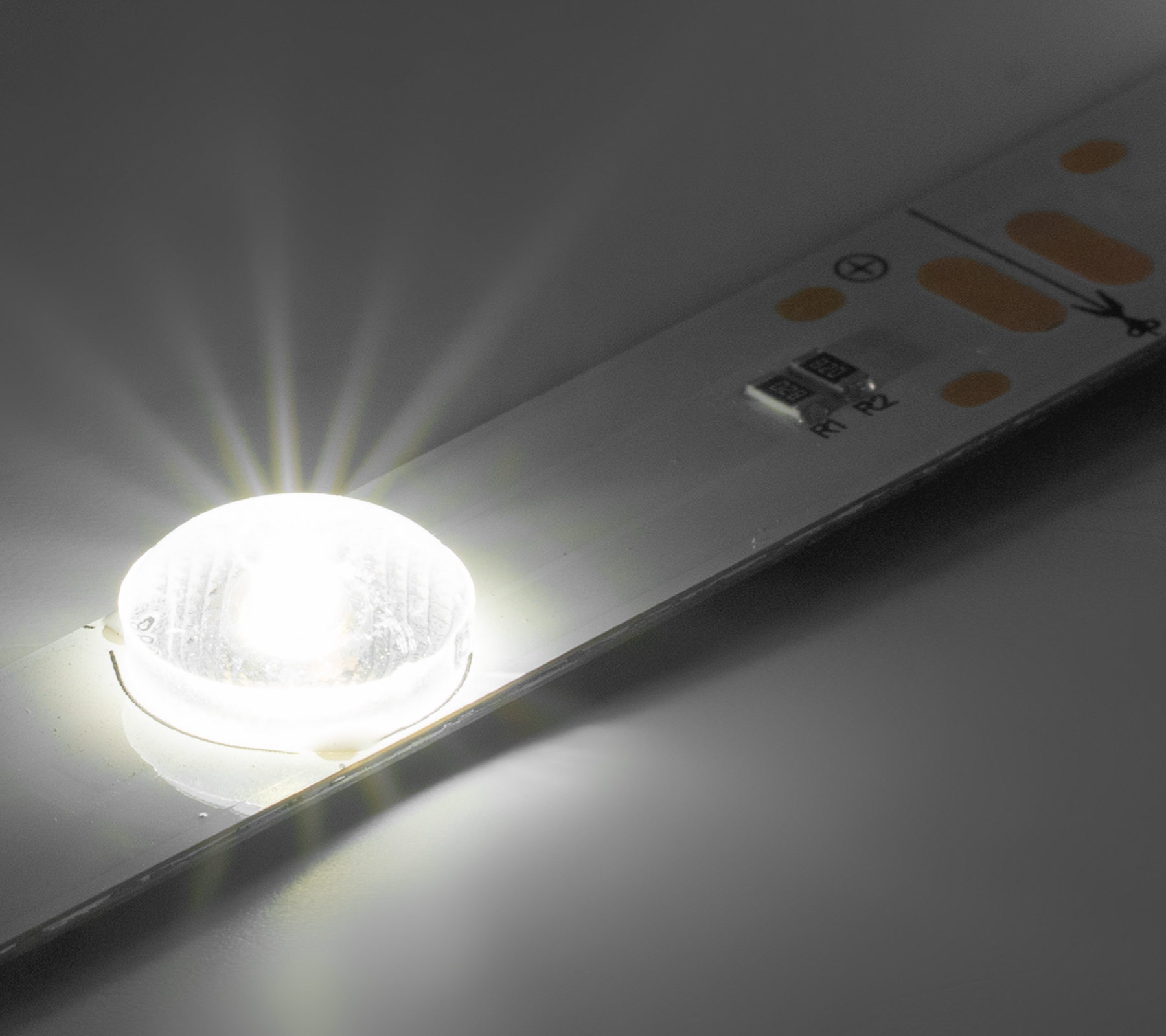Светодиодная линейка фронтальная 12SMD2835, 12В, с линзами, 4000-4500K