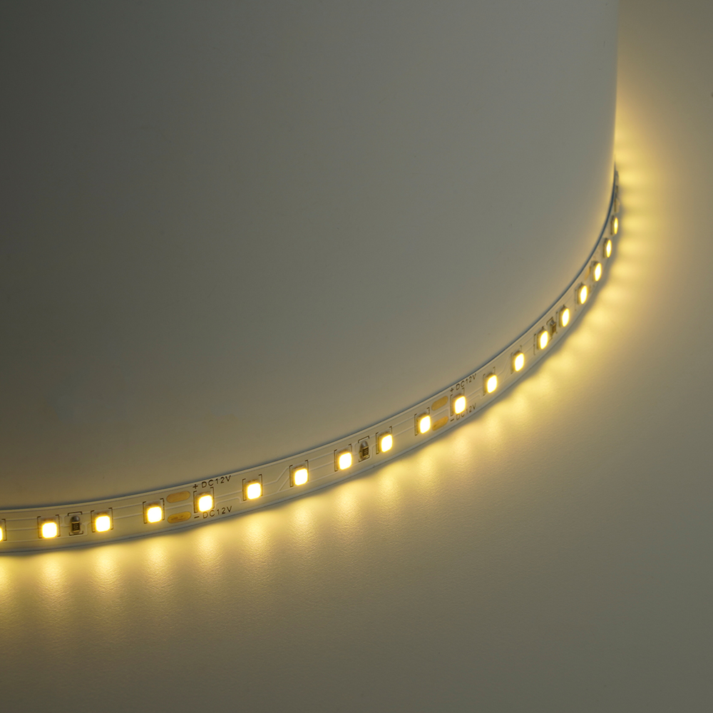 Светодиодная лента SST02 SAFFIT 120SMD(2835)/м 9.6Вт/м 12V 5000*8*1.22мм 3000К, 5м