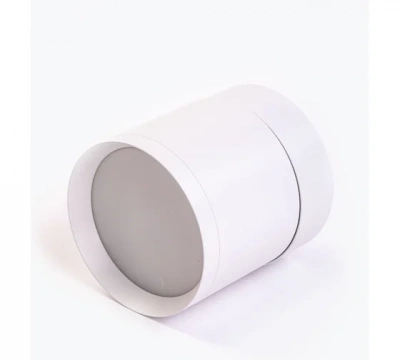 Накладной светильник LEDS POWER GX53-104w из серии SPOT представляет собой современное решение для освещения интерьеров. Он выполнен в стильном черном цвете и изготовлен из прочного алюминия, что обеспечивает долговечность и надежность конструкции. Светил