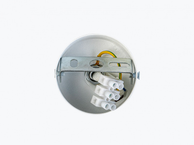 Накладной светильник LEDS POWER GU-103W из серии SPOT представляет собой современное решение для освещения, которое идеально подходит для потолочной установки. Изготовленный из алюминия, он отличается прочностью и легкостью. Белый цвет плафона и арматуры